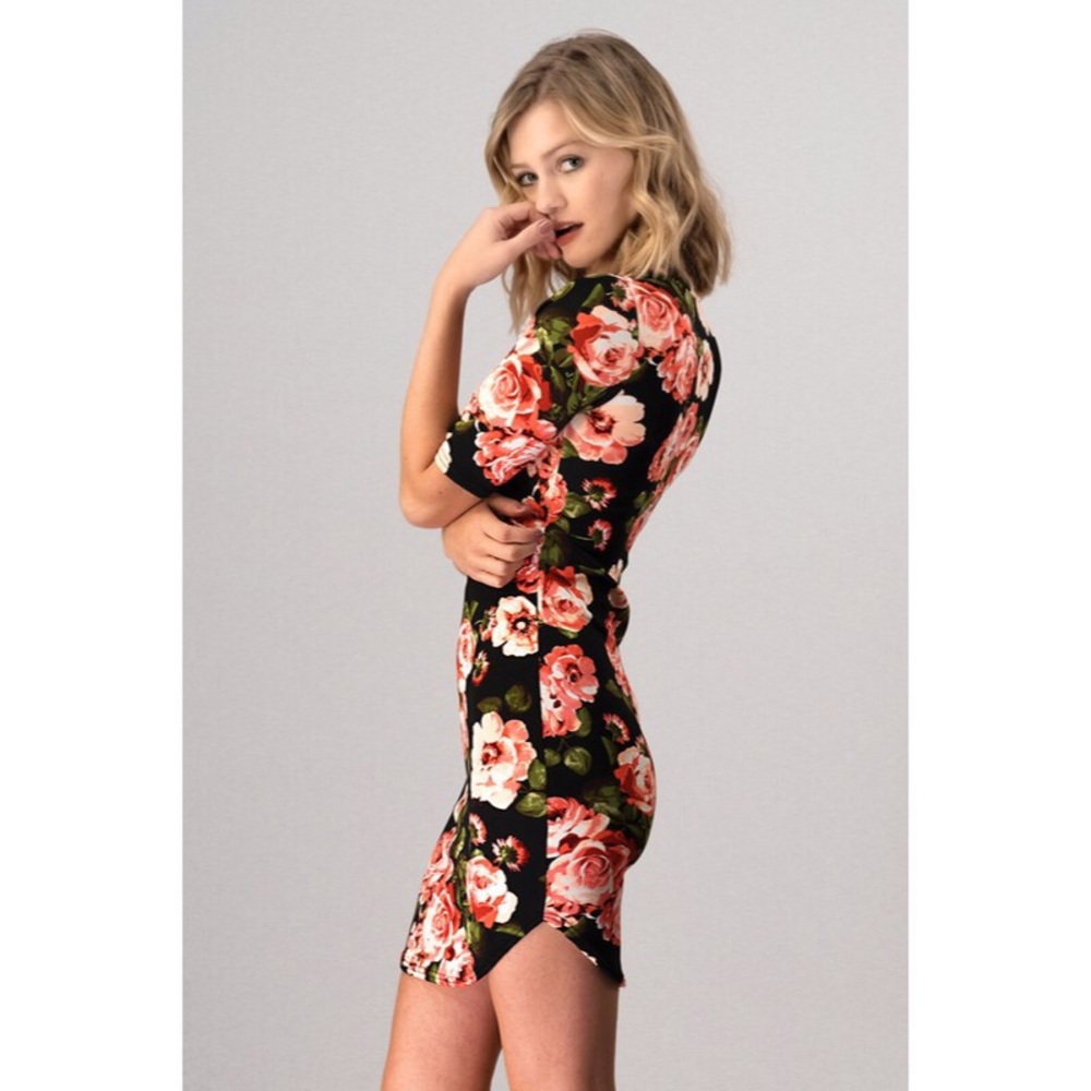 Stunning floral dress - Picture 6 of 6